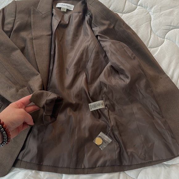 Women’s Calvin Klein Pant Suit - Perfect for Interview! - Picture 2 of 5